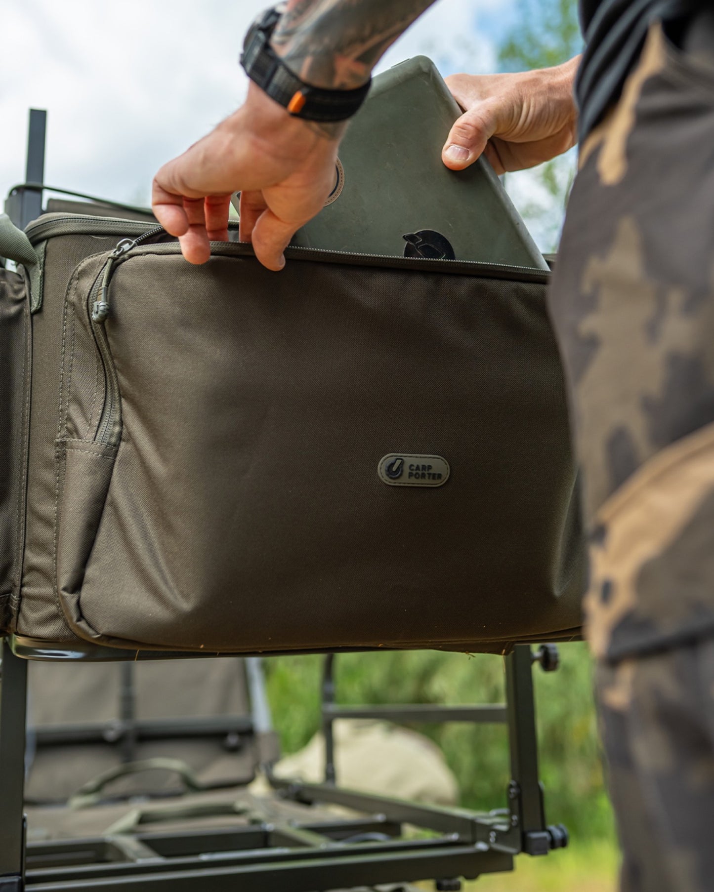 Large Front Barrow Bag Green