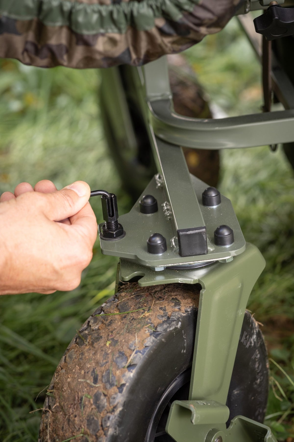Rear Swivel Wheel Conversion Kit And Handle