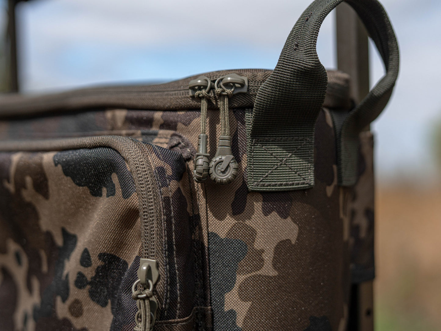 Small Front Barrow Bag Dark Kamo